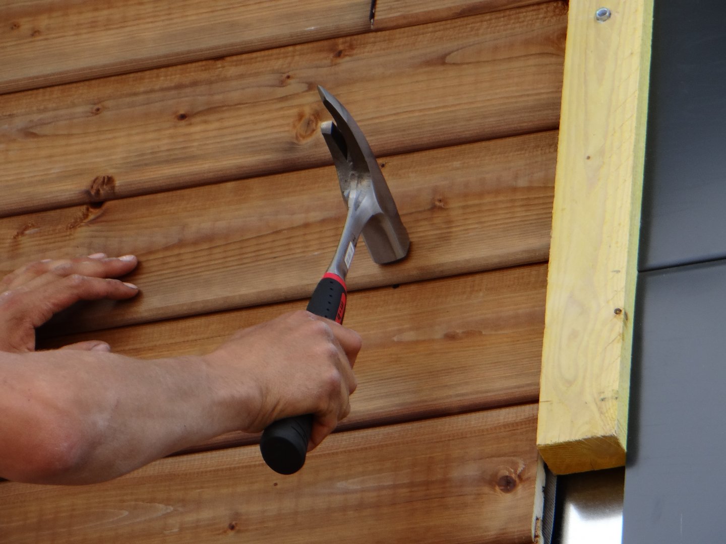 Carpenter's hammer x striker 04