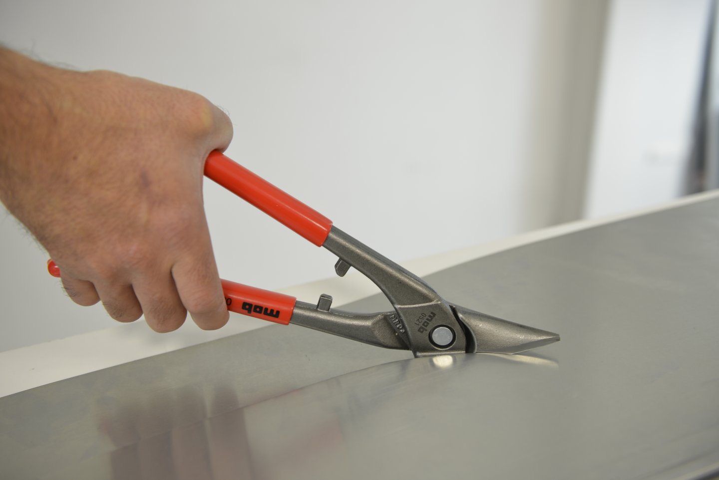 Tin snips - standard snips, right cutting, on card 04