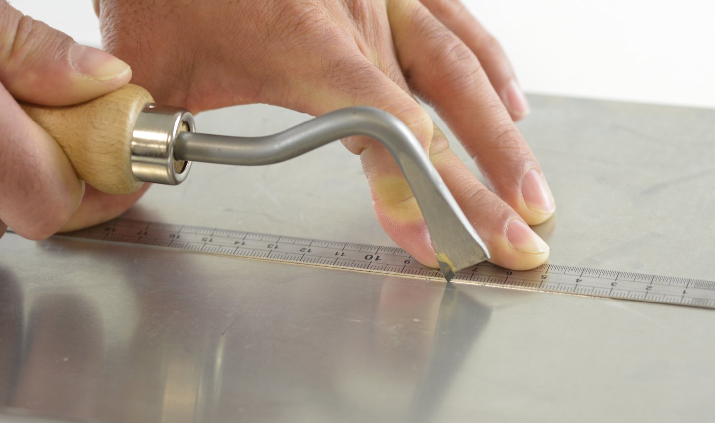 Zinc claw on card 02