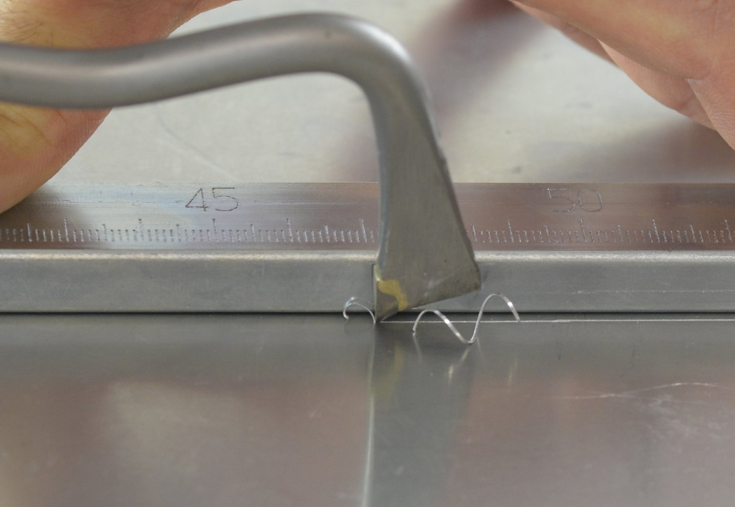 Zinc claw on card 07