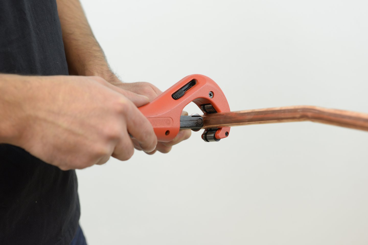 Pipe cutter for copper pipes 04