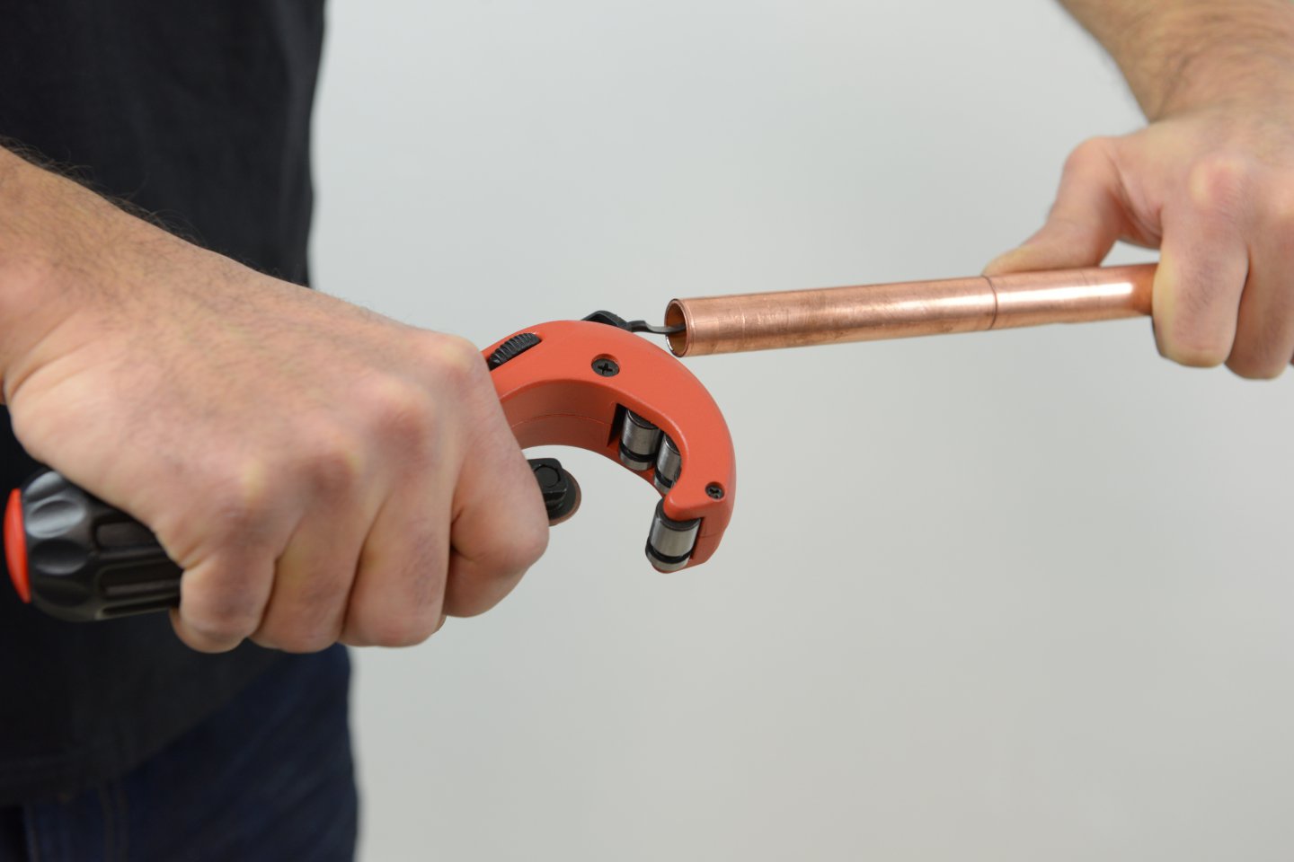 Pipe cutter for copper pipes 05