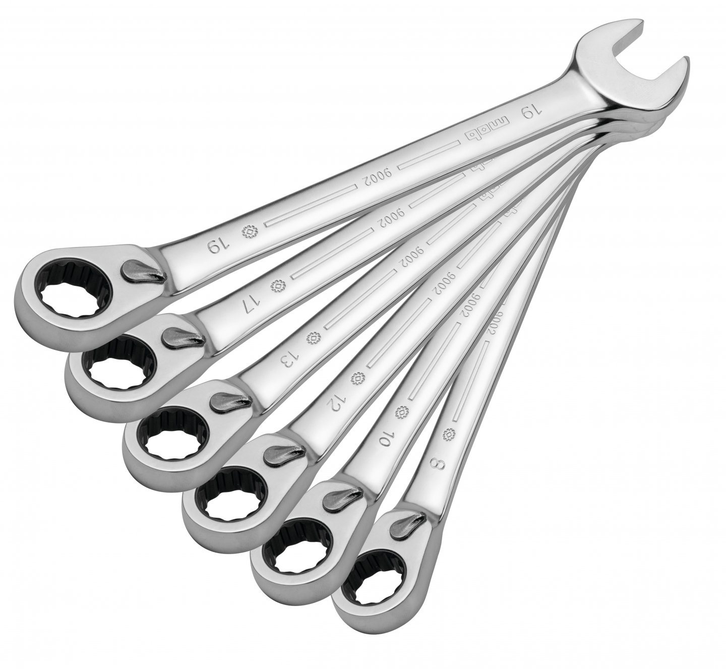 Ratcheting combination spanner set in display box