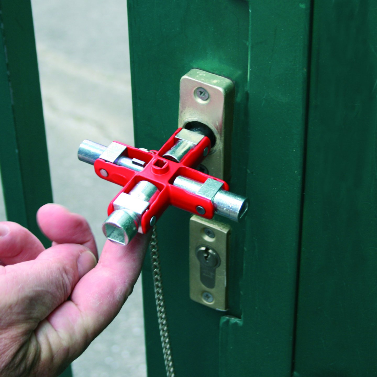 Universal key, on card 06