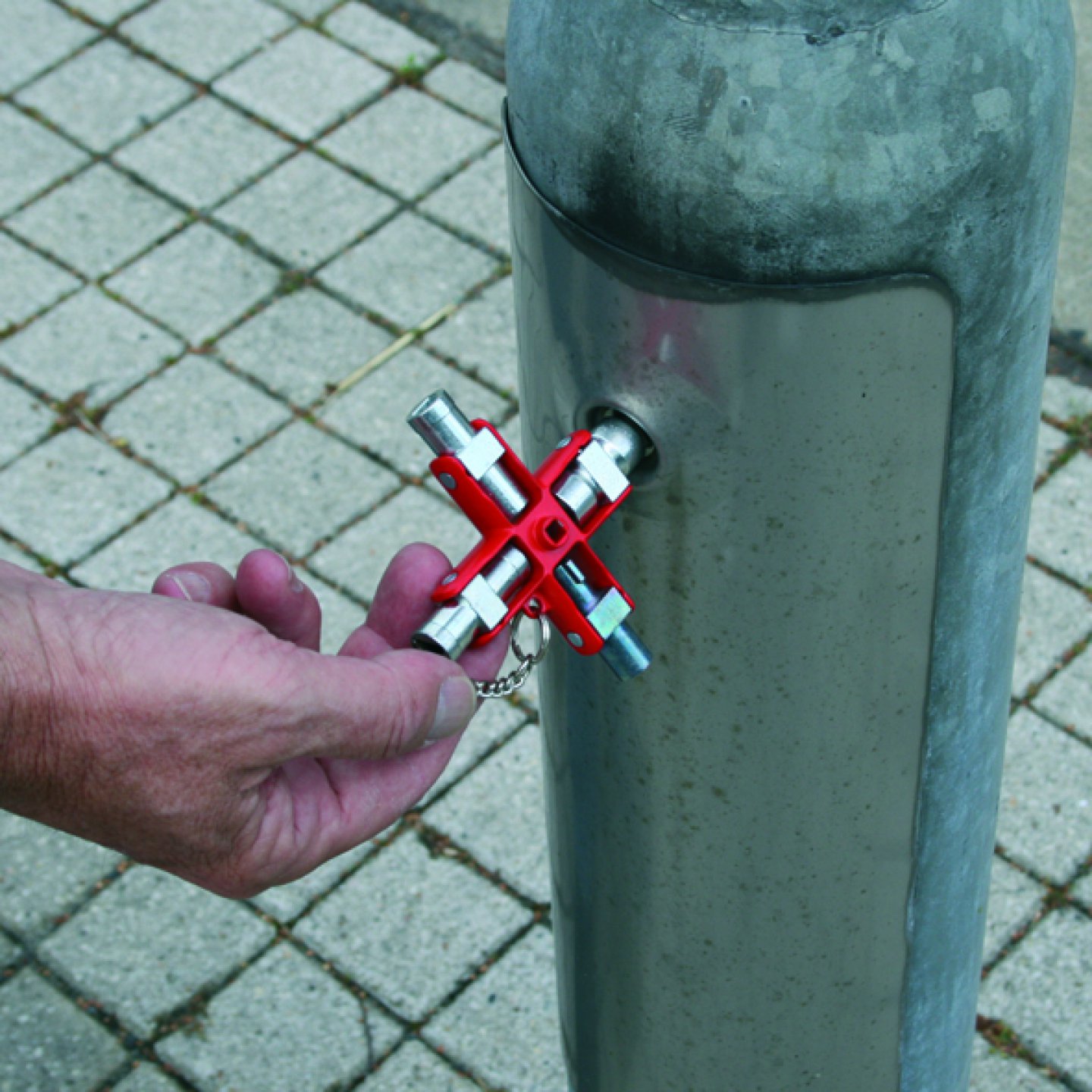 Universal key, on card 05