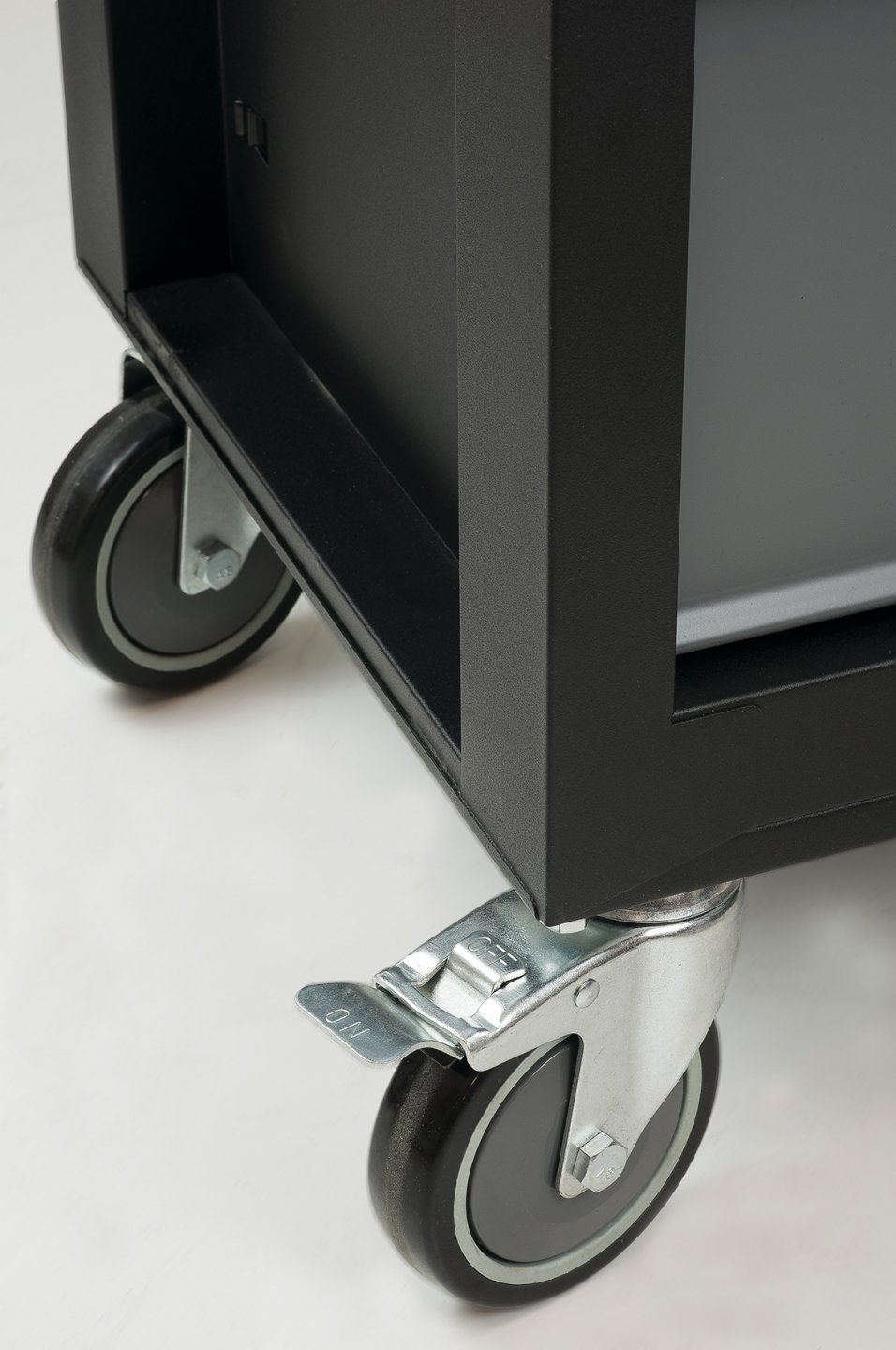 Classic tool trolley with 6 drawers 06