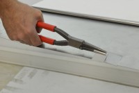 Round nose pliers on card 02