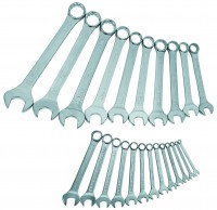 Combination spanner set in a box 02