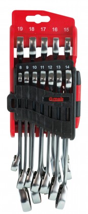 Ratcheting combination spanner set in plastic display