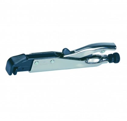 Axial locking pliers