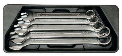 Unit with 5 combination spanners