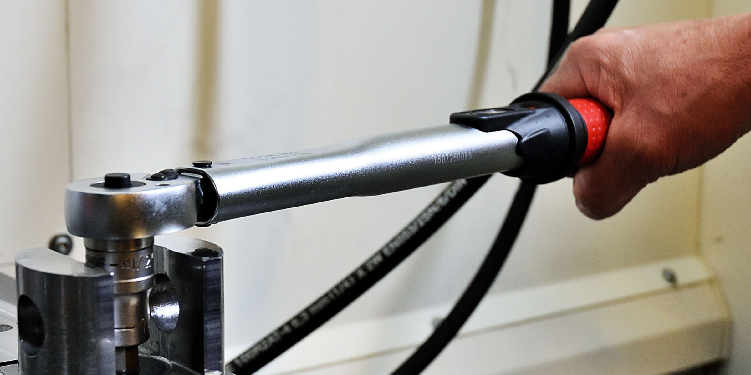 Initial, la clé dynamométrique à déclenchement par MOB